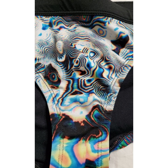 Swimsuit - Picture 3 of 4